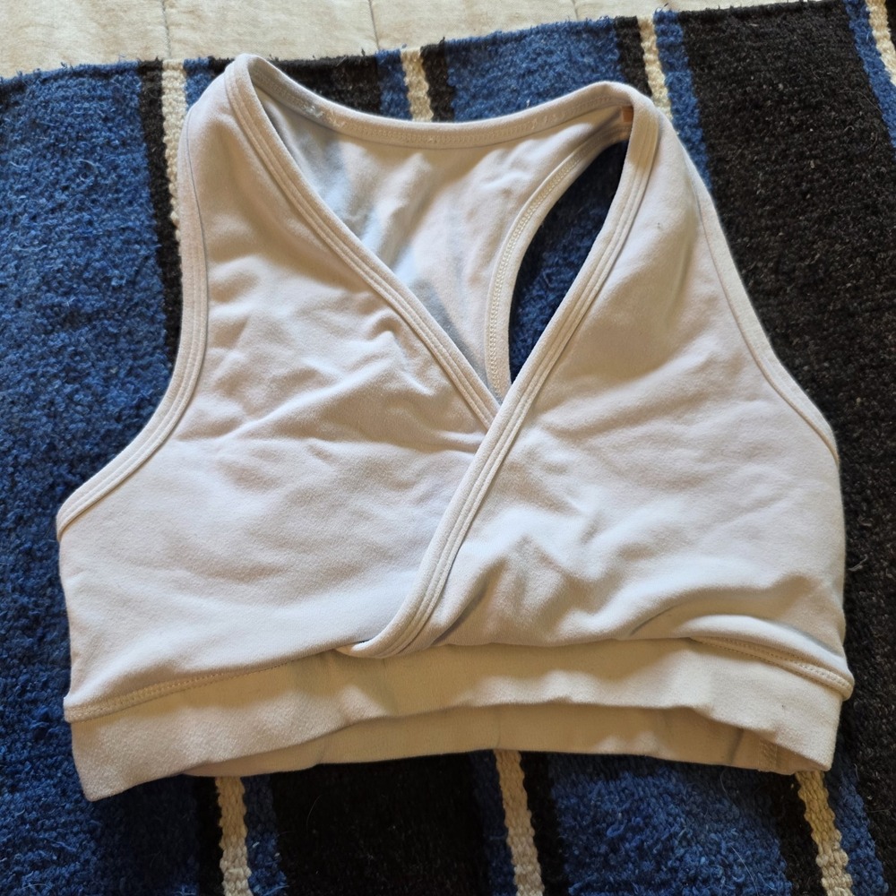 Lululemon Deep V Racerback Sport Bra Ivory  XS‎